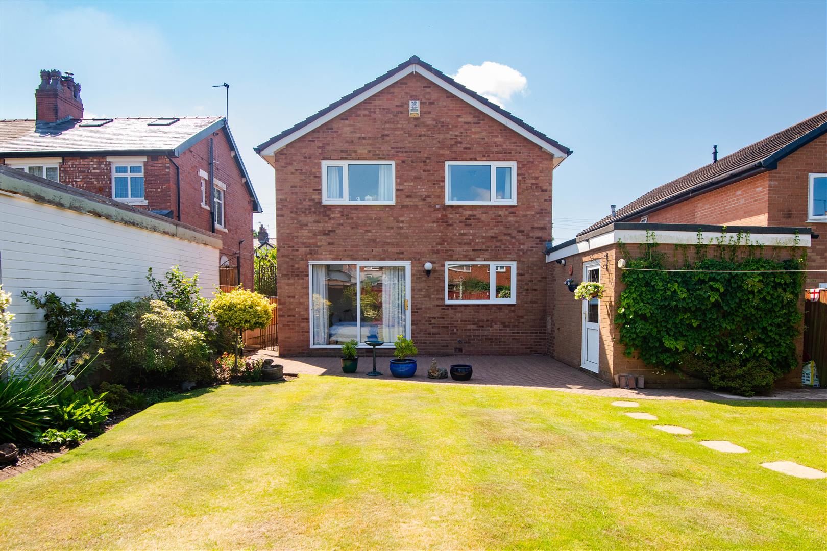 Fox Lane, Leyland